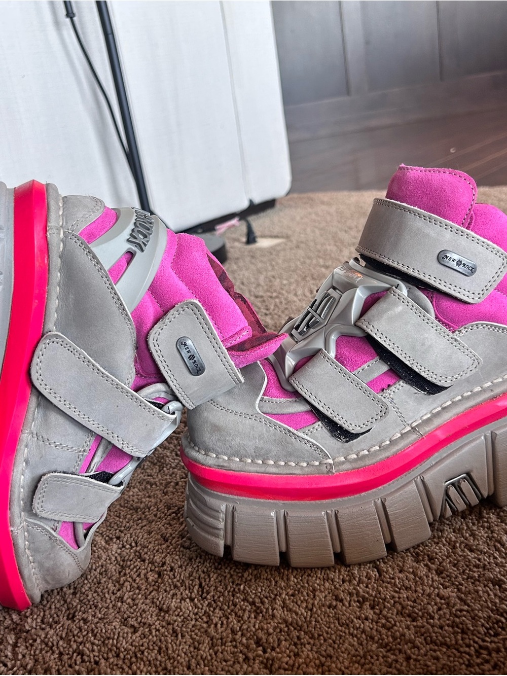 NEW ROCK PINK AND GREY PLATFORM SHOES - Picture 6 of 10